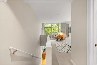 819 S Pennoyer St, Portland, OR 97239 - Photo 20