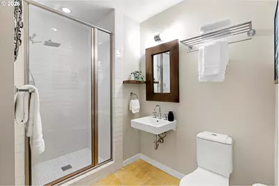 819 S Pennoyer St, Portland, OR 97239 - Photo 6