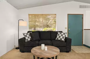 2920 SE 138th Ave, Portland, OR 97236 - Photo 8