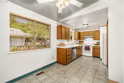 2920 SE 138th Ave, Portland, OR 97236 - Photo 10