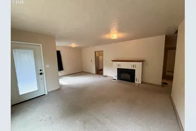 738 W Union St, Roseburg, OR 97471 - Photo 2