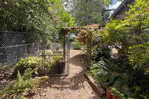 738 W Union St, Roseburg, OR 97471 - Photo 26