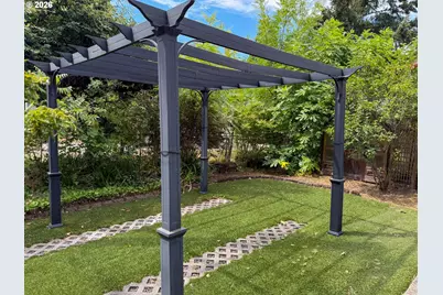 738 W Union St, Roseburg, OR 97471 - Photo 34