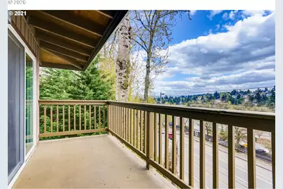 1035 SW Bertha Blvd #2, Portland, OR 97219 - Photo 1