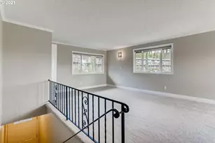 1035 SW Bertha Blvd, Portland, OR 97219 - Photo 2