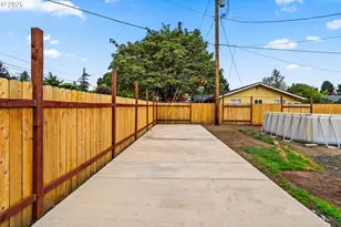 4687 Leona Ct, Eugene, OR 97402 - Photo 36