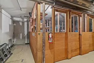 2017 NW Irving St, Portland, OR 97209 - Photo 34
