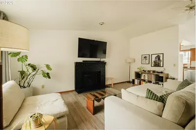 1309 SE 135th Ave, Portland, OR 97233 - Photo 4