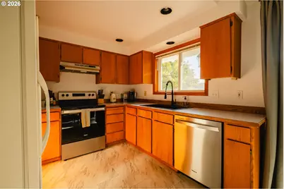 1309 SE 135th Ave, Portland, OR 97233 - Photo 16
