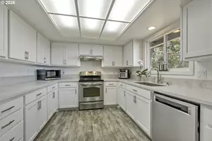9326 SW Summit Ave, Gaston, OR 97119 - Photo 10
