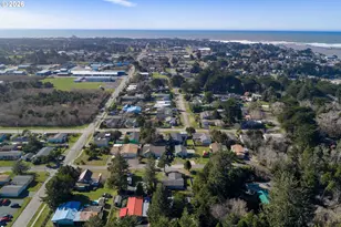 1030 June Ave, Bandon, OR 97411 - Photo 34