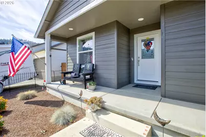 623 SE Garden Way Dr, Winston, OR 97496 - Photo 4