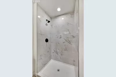 7558 N Berkeley Ave, Portland, OR 97203 - Photo 18