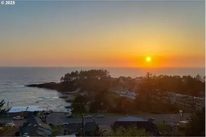 315 NE Vista Terrace Ave, Depoe Bay, OR 97341 - Photo 16