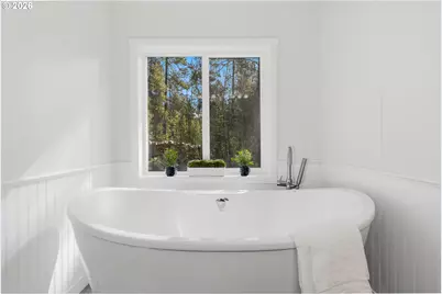 17717 Highway 58, Crescent Lake, OR 97733 - Photo 22