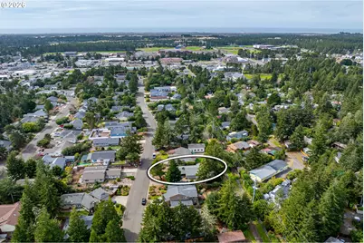 2265 24th St, Florence, OR 97439 - Photo 34