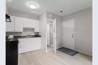 234 NE Cleveland Ave, Gresham, OR 97030 - Photo 6