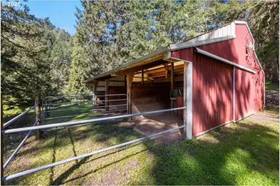 924 Lou Gray Dr, Myrtle Creek, OR 97457 - Photo 36