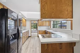 15565 SW Bristol Ln, Beaverton, OR 97007 - Photo 4