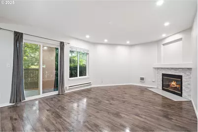 8720 SW Tualatin Rd #110, Tualatin, OR 97062 - Photo 4