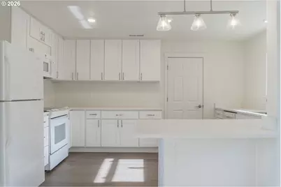 4726 NE 111th Ave, Portland, OR 97220 - Photo 6