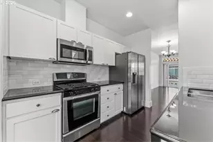 724 NW 118th Ave, Portland, OR 97229 - Photo 16