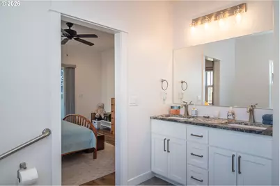 625 NE Cummins St, Roseburg, OR 97470 - Photo 30