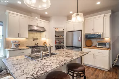 625 NE Cummins St, Roseburg, OR 97470 - Photo 14