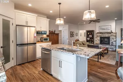 625 NE Cummins St, Roseburg, OR 97470 - Photo 18