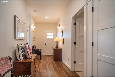 625 NE Cummins St, Roseburg, OR 97470 - Photo 4