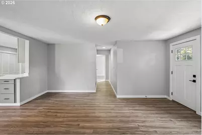 13207 SE Raymond St, Portland, OR 97236 - Photo 10