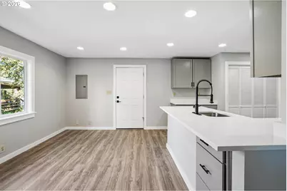 13207 SE Raymond St, Portland, OR 97236 - Photo 12