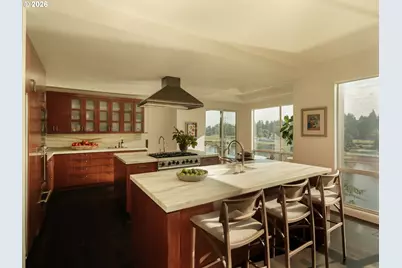 11000 S Riverwood Rd, Portland, OR 97219 - Photo 12