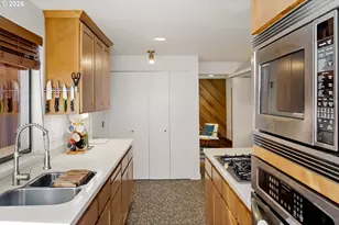 875 SE 25th St, Gresham, OR 97080 - Photo 14