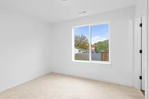 8418 SE Clay St, Portland, OR 97216 - Photo 10