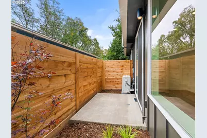 8418 SE Clay St, Portland, OR 97216 - Photo 8