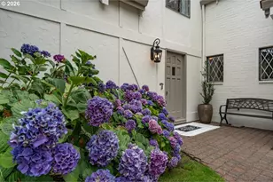 17965 Lake Haven Dr, Lake Oswego, OR 97035 - Photo 2