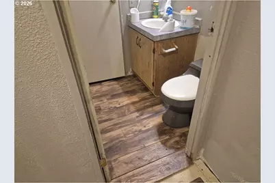 386 La Casa St, Eugene, OR 97402 - Photo 18