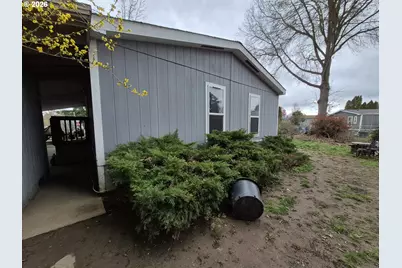 386 La Casa St, Eugene, OR 97402 - Photo 2