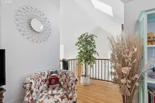 327 S 46th St, Springfield, OR 97478 - Photo 18