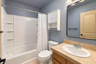 1979 NE 48th Way, Hillsboro, OR 97124 - Photo 38
