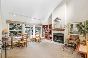 4000 Carman Dr, Lake Oswego, OR 97035 - Photo 20