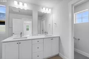 7789 NW Eleanor Ave, Portland, OR 97229 - Photo 14