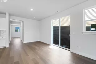 7789 NW Eleanor Ave, Portland, OR 97229 - Photo 8