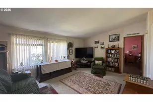 704 S Jefferson St, Condon, OR 97823 - Photo 4