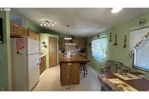 704 S Jefferson St, Condon, OR 97823 - Photo 2