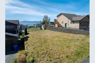 607 Evergreen Ave, Garibaldi, OR 97118 - Photo 4