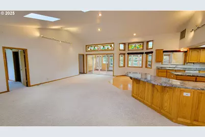 39136 Easton Ln, Springfield, OR 97478 - Photo 6