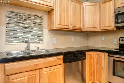 10090 SW Beaverton Hillsdale Hwy #16, Beaverton, OR 97005 - Photo 24
