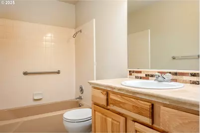 10090 SW Beaverton Hillsdale Hwy #16, Beaverton, OR 97005 - Photo 6